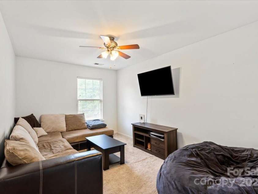 11649 Coddington Ridge Drive, Charlotte, NC 28214.  MLS# CAR4278753, YatesRealty ID 34051. 