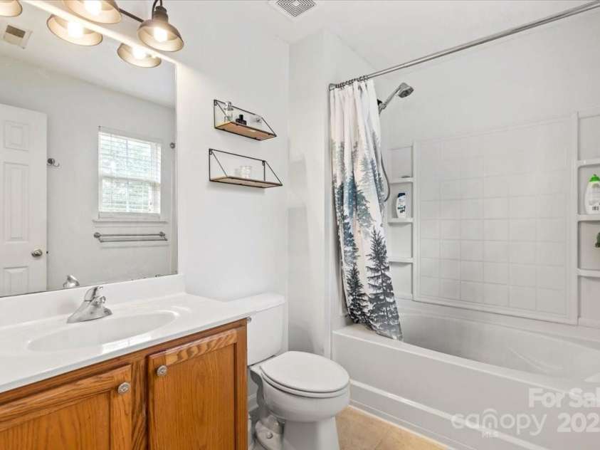 11649 Coddington Ridge Drive, Charlotte, NC 28214.  MLS# CAR4278753, YatesRealty ID 34051. 