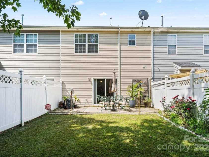 11649 Coddington Ridge Drive, Charlotte, NC 28214.  MLS# CAR4278753, YatesRealty ID 34051. 