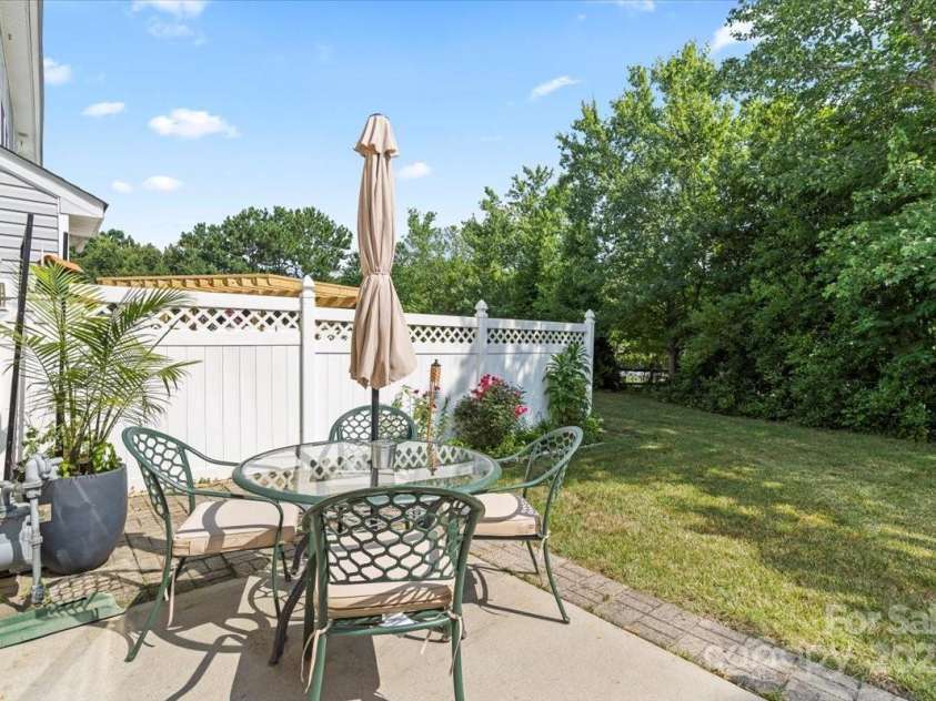 11649 Coddington Ridge Drive, Charlotte, NC 28214.  MLS# CAR4278753, YatesRealty ID 34051. 