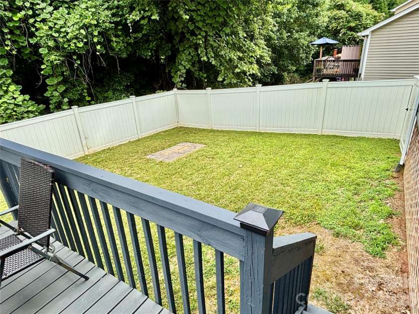 229 17th Avenue, Hickory, NC 28602.  MLS# CAR4396861, YatesRealty ID 34051. Fenced Backyard