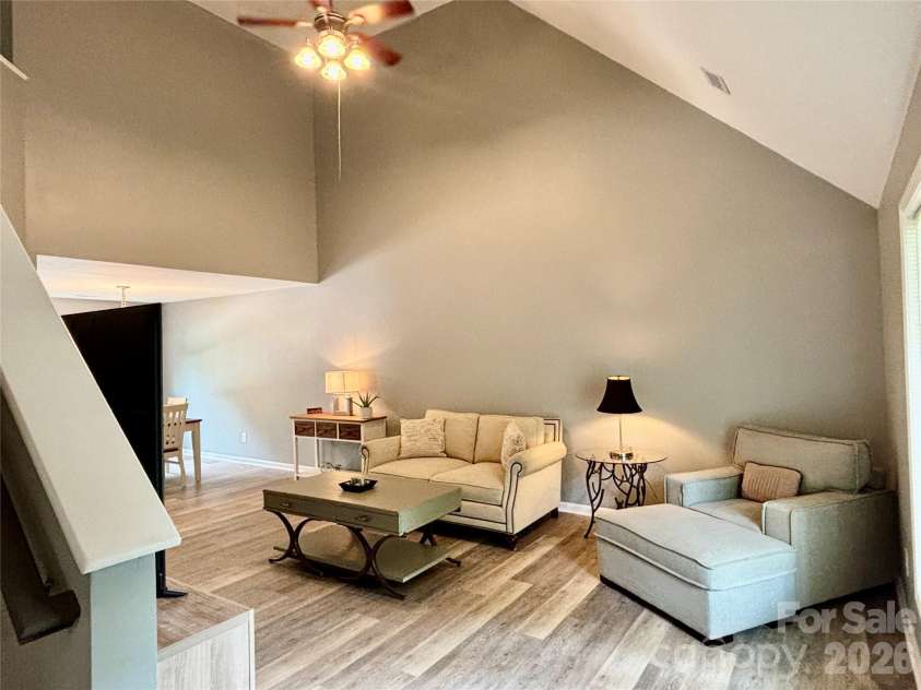 229 17th Avenue, Hickory, NC 28602.  MLS# CAR4396861, YatesRealty ID 34051. Great Room