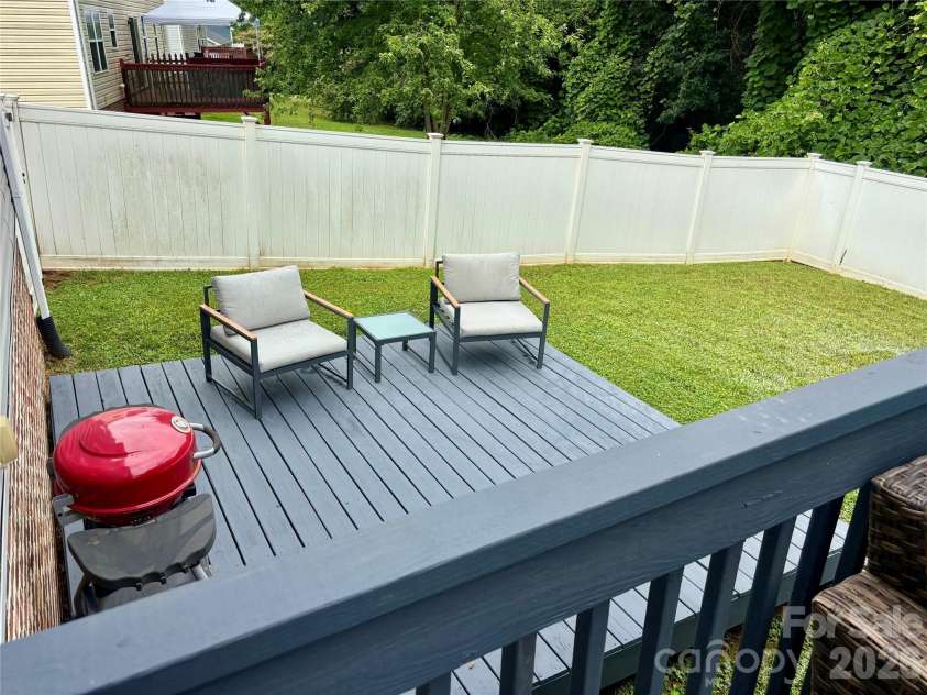 229 17th Avenue, Hickory, NC 28602.  MLS# CAR4396861, YatesRealty ID 34051. Main Level laundry room