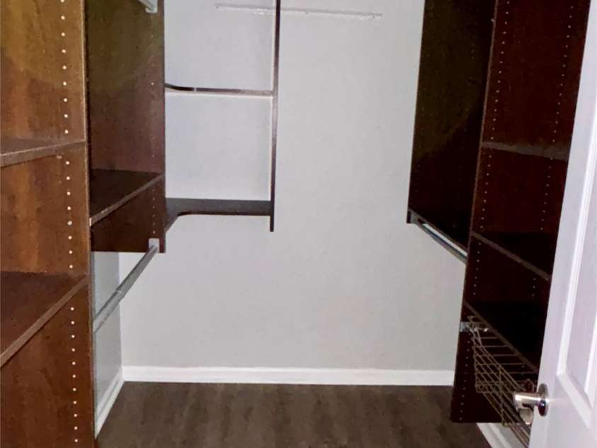 229 17th Avenue, Hickory, NC 28602.  MLS# CAR4396861, YatesRealty ID 34051. PBR Walk-in-closet