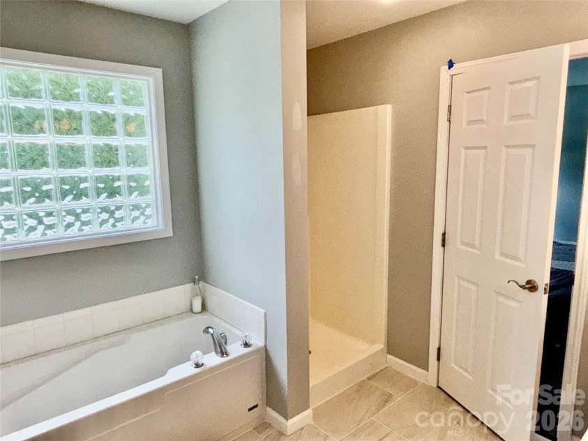 229 17th Avenue, Hickory, NC 28602.  MLS# CAR4396861, YatesRealty ID 34051. Tub and separate shower