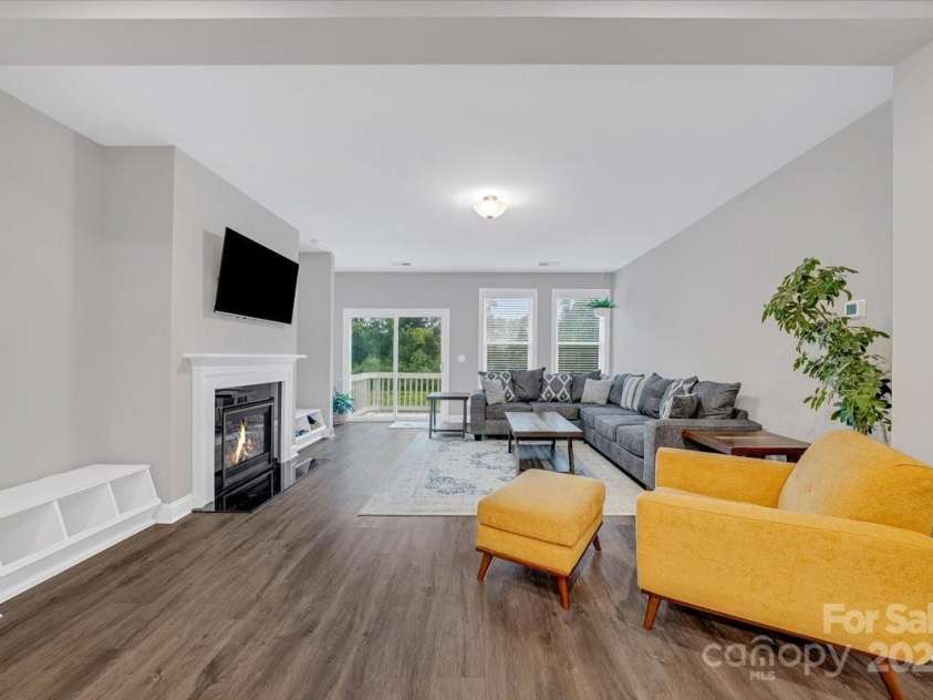 172 Caversham Drive, Mooresville, NC 28115.  MLS# CAR4287322, YatesRealty ID 34052. 