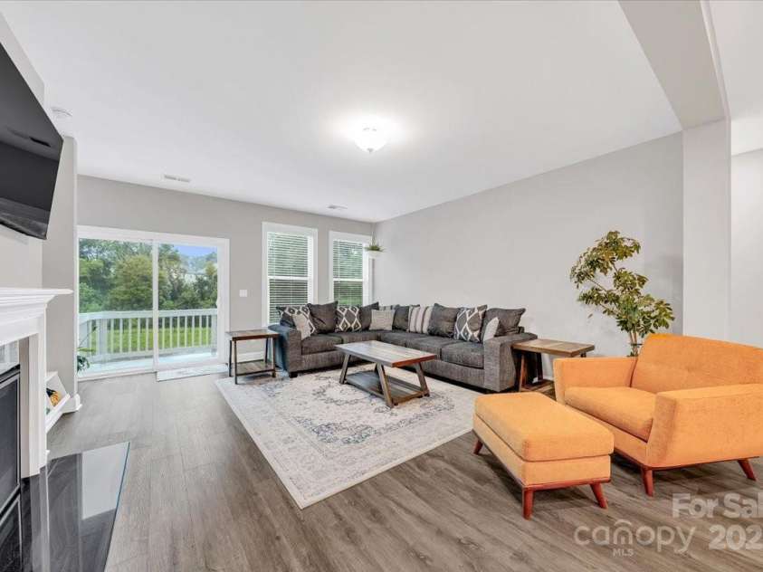 172 Caversham Drive, Mooresville, NC 28115.  MLS# CAR4287322, YatesRealty ID 34052. 