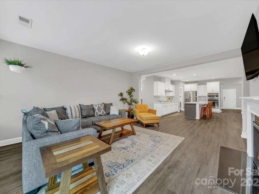 172 Caversham Drive, Mooresville, NC 28115.  MLS# CAR4287322, YatesRealty ID 34052. 