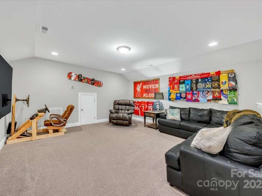 172 Caversham Drive, Mooresville, NC 28115.  MLS# CAR4287322, YatesRealty ID 34052. 