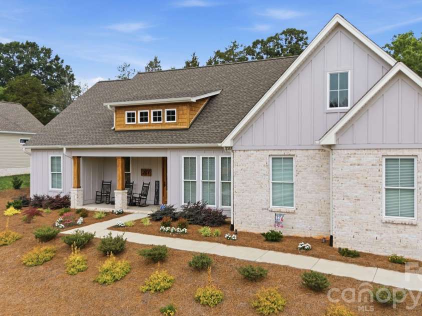 207 Wynnfall Drive, Lexington, NC 27295.  MLS# CAR4393913, YatesRealty ID 34052. 