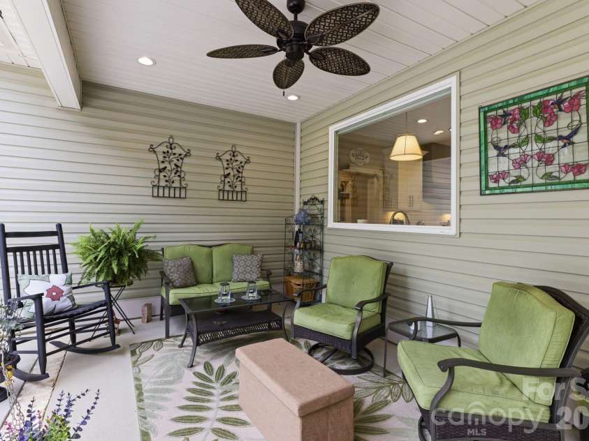 207 Wynnfall Drive, Lexington, NC 27295.  MLS# CAR4393913, YatesRealty ID 34052. 