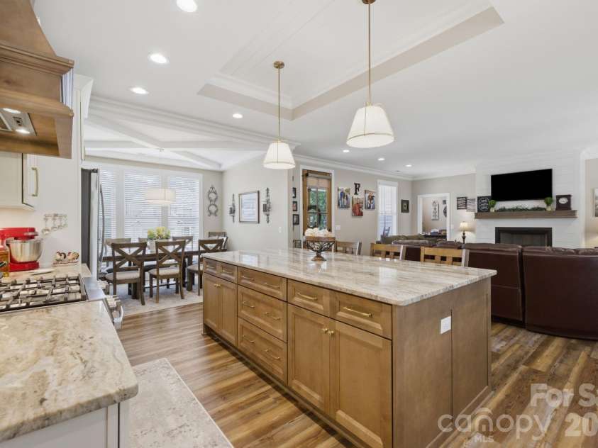 207 Wynnfall Drive, Lexington, NC 27295.  MLS# CAR4393913, YatesRealty ID 34052. 