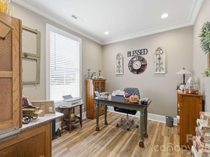 207 Wynnfall Drive, Lexington, NC 27295.  MLS# CAR4393913, YatesRealty ID 34052. 