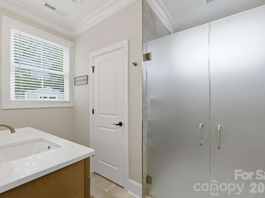 207 Wynnfall Drive, Lexington, NC 27295.  MLS# CAR4393913, YatesRealty ID 34052. 