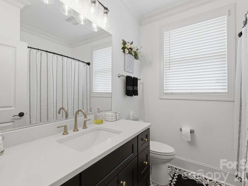 207 Wynnfall Drive, Lexington, NC 27295.  MLS# CAR4393913, YatesRealty ID 34052. 