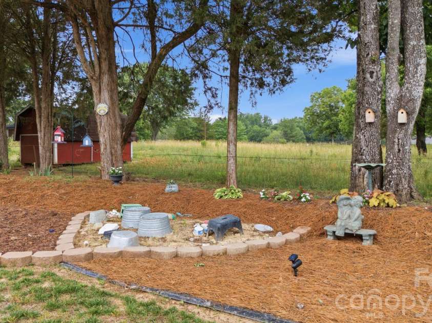 207 Wynnfall Drive, Lexington, NC 27295.  MLS# CAR4393913, YatesRealty ID 34052. 