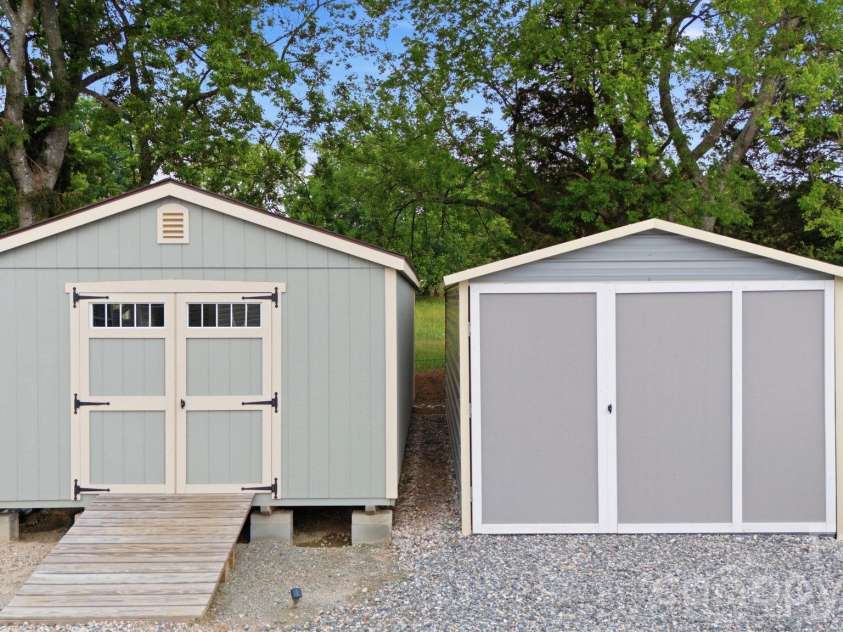 207 Wynnfall Drive, Lexington, NC 27295.  MLS# CAR4393913, YatesRealty ID 34052. 