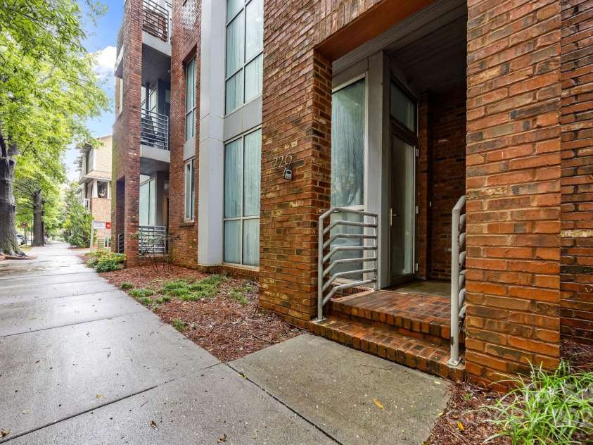 226 Magnolia Avenue, Charlotte, NC 28203.  MLS# CAR4291982, YatesRealty ID 34053. 