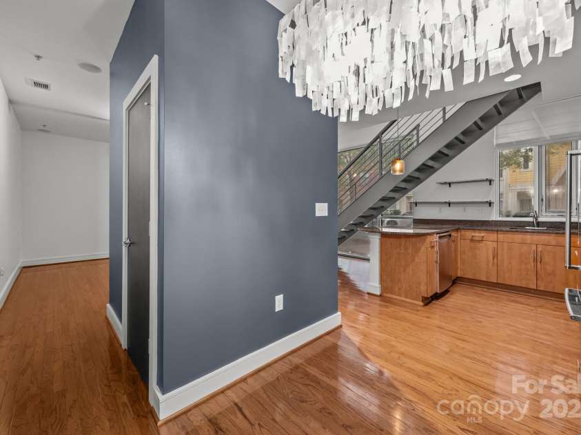 226 Magnolia Avenue, Charlotte, NC 28203.  MLS# CAR4291982, YatesRealty ID 34053. 