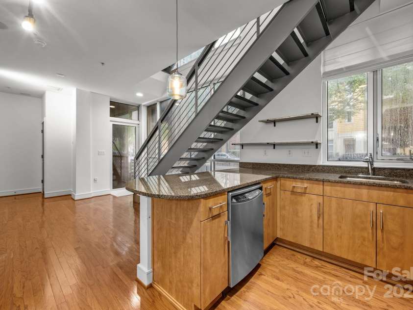 226 Magnolia Avenue, Charlotte, NC 28203.  MLS# CAR4291982, YatesRealty ID 34053. 