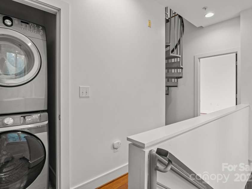 226 Magnolia Avenue, Charlotte, NC 28203.  MLS# CAR4291982, YatesRealty ID 34053. 