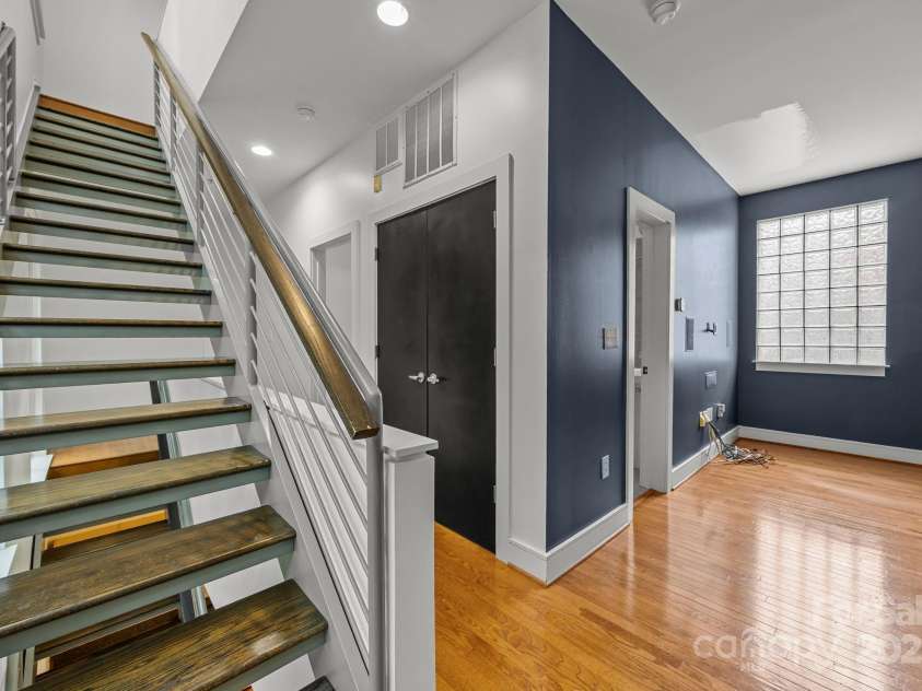 226 Magnolia Avenue, Charlotte, NC 28203.  MLS# CAR4291982, YatesRealty ID 34053. 