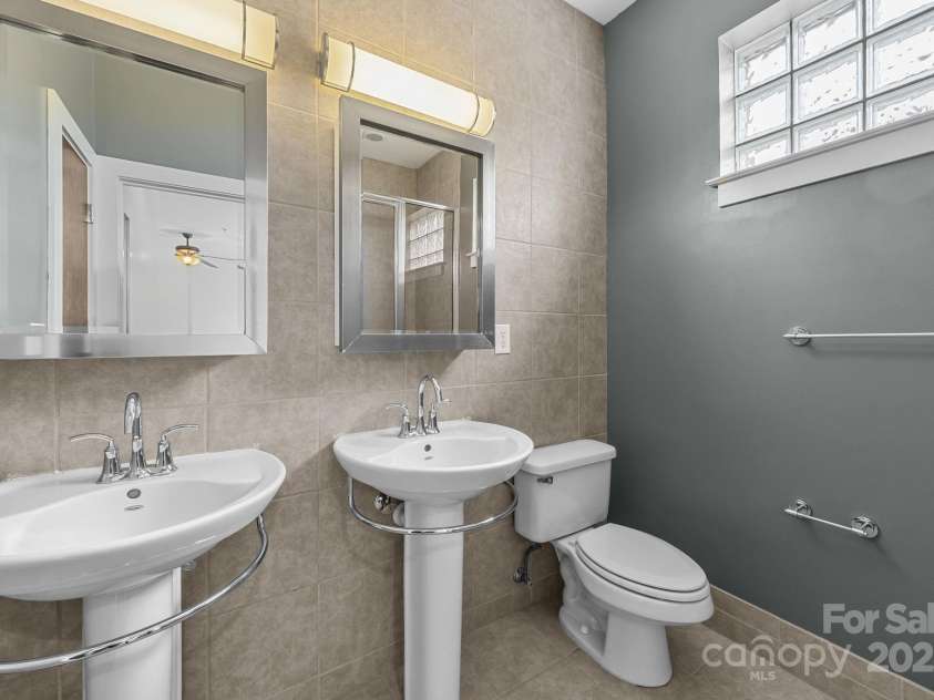 226 Magnolia Avenue, Charlotte, NC 28203.  MLS# CAR4291982, YatesRealty ID 34053. 