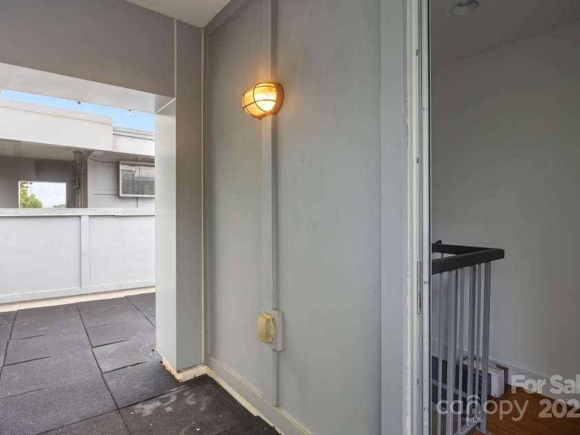 226 Magnolia Avenue, Charlotte, NC 28203.  MLS# CAR4291982, YatesRealty ID 34053. 