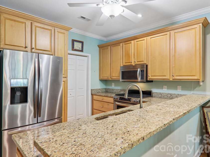 54 Victoria Park Drive, Hendersonville, NC 28792.  MLS# CAR4396102, YatesRealty ID 34053. Kitchen