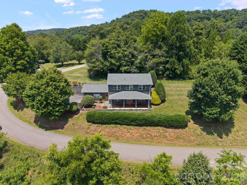 195 Oak Lane, Mars Hill, NC 28754.  MLS# CAR4394018, YatesRealty ID 34054. 195 Oak Lane, Mars Hill