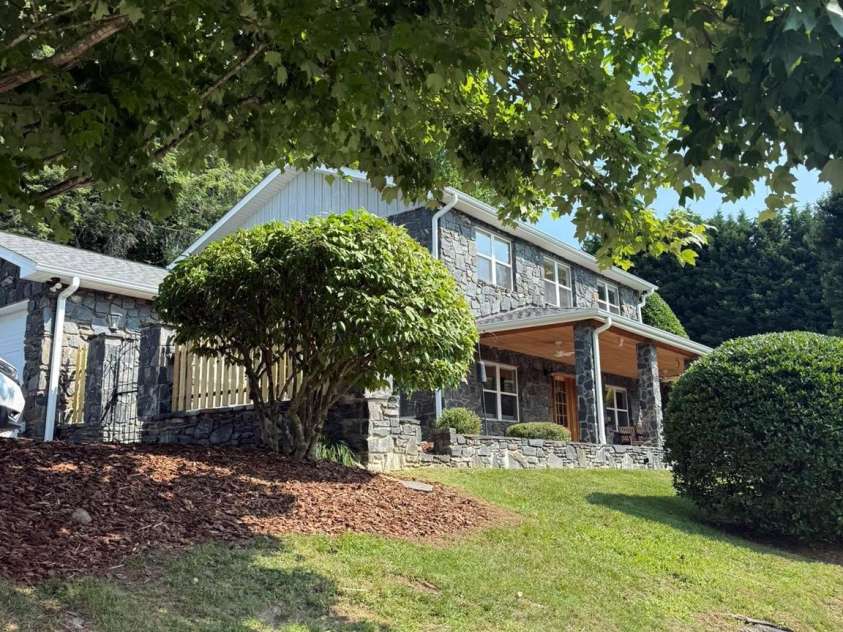 195 Oak Lane, Mars Hill, NC 28754.  MLS# CAR4394018, YatesRealty ID 34054. Mature trees