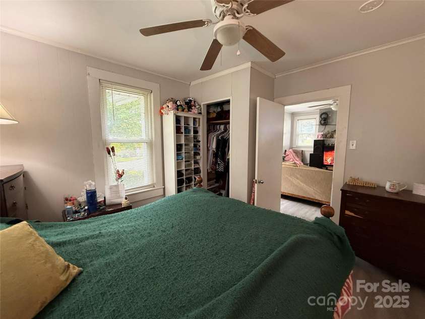 986 20th Street, Hickory, NC 28601.  MLS# CAR4291978, YatesRealty ID 34055. Bedroom 1