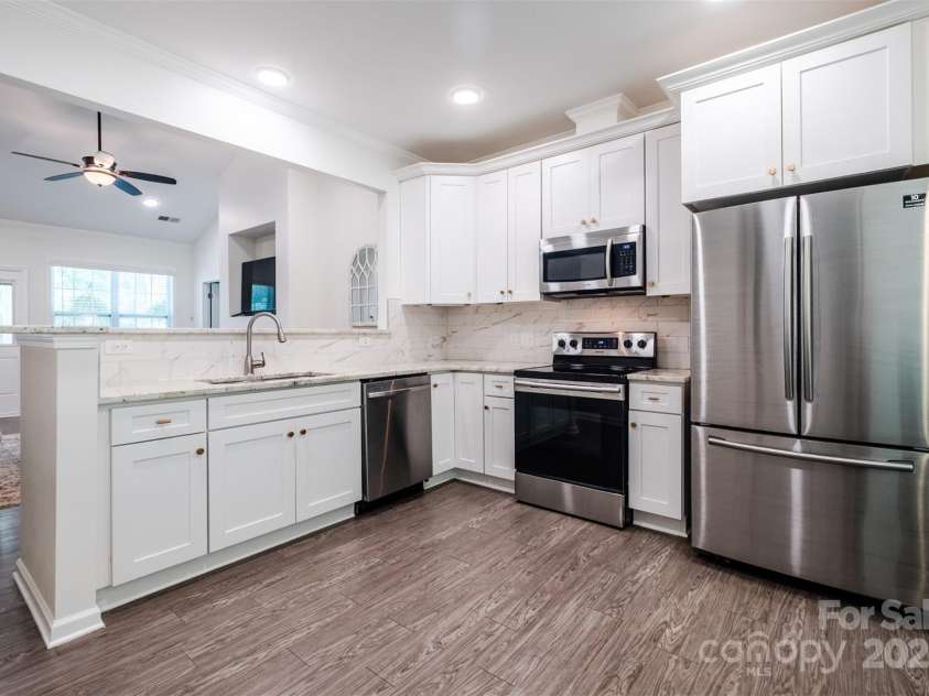 114 Keowee Circle, Indian Trail, NC 28079.  MLS# CAR4280462, YatesRealty ID 34056. Kitchen