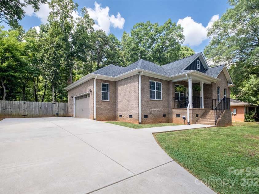 114 Keowee Circle, Indian Trail, NC 28079.  MLS# CAR4280462, YatesRealty ID 34056. Plenty of Parking from the Garage to the Spacious Concrete Driveway