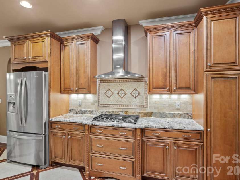 132 Pinnacle Peak Lane, Flat Rock, NC 28731.  MLS# CAR4398546, YatesRealty ID 34056. 