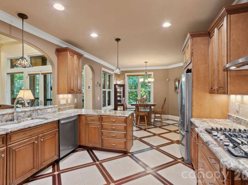 132 Pinnacle Peak Lane, Flat Rock, NC 28731.  MLS# CAR4398546, YatesRealty ID 34056. 