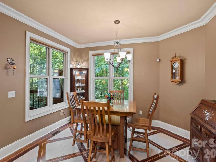 132 Pinnacle Peak Lane, Flat Rock, NC 28731.  MLS# CAR4398546, YatesRealty ID 34056. 