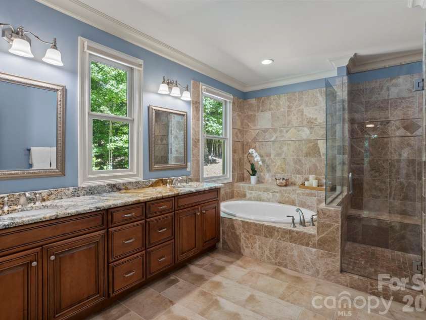 132 Pinnacle Peak Lane, Flat Rock, NC 28731.  MLS# CAR4398546, YatesRealty ID 34056. 