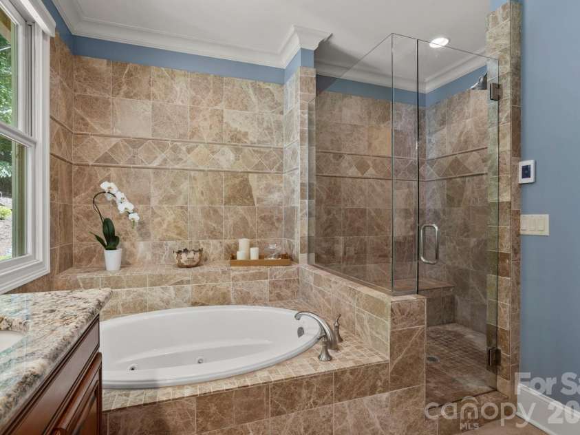 132 Pinnacle Peak Lane, Flat Rock, NC 28731.  MLS# CAR4398546, YatesRealty ID 34056. 