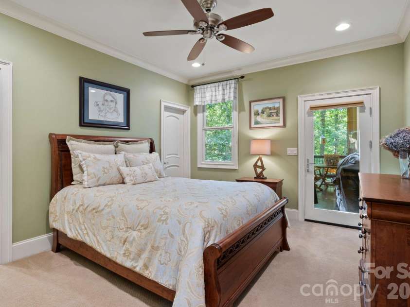 132 Pinnacle Peak Lane, Flat Rock, NC 28731.  MLS# CAR4398546, YatesRealty ID 34056. 
