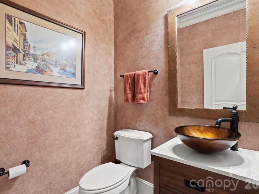 132 Pinnacle Peak Lane, Flat Rock, NC 28731.  MLS# CAR4398546, YatesRealty ID 34056. 