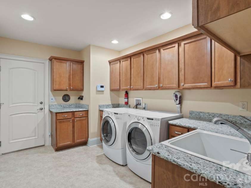 132 Pinnacle Peak Lane, Flat Rock, NC 28731.  MLS# CAR4398546, YatesRealty ID 34056. 