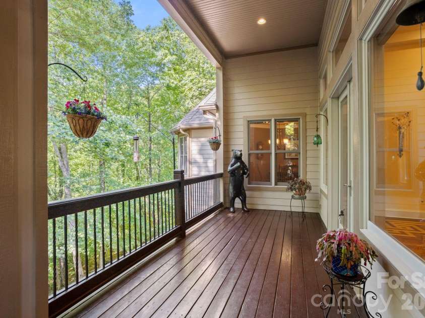 132 Pinnacle Peak Lane, Flat Rock, NC 28731.  MLS# CAR4398546, YatesRealty ID 34056. 