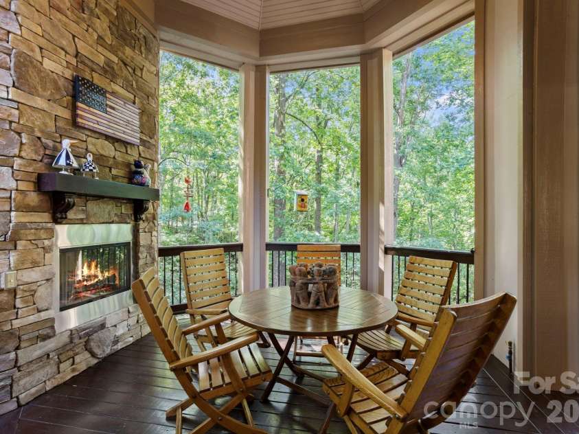 132 Pinnacle Peak Lane, Flat Rock, NC 28731.  MLS# CAR4398546, YatesRealty ID 34056. 