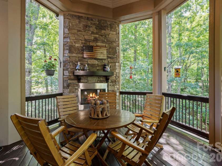 132 Pinnacle Peak Lane, Flat Rock, NC 28731.  MLS# CAR4398546, YatesRealty ID 34056. 