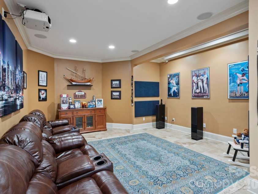 132 Pinnacle Peak Lane, Flat Rock, NC 28731.  MLS# CAR4398546, YatesRealty ID 34056. 