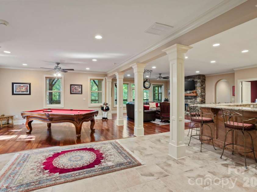 132 Pinnacle Peak Lane, Flat Rock, NC 28731.  MLS# CAR4398546, YatesRealty ID 34056. 