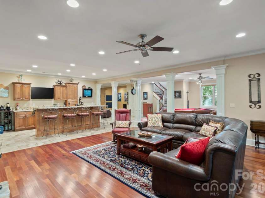 132 Pinnacle Peak Lane, Flat Rock, NC 28731.  MLS# CAR4398546, YatesRealty ID 34056. 