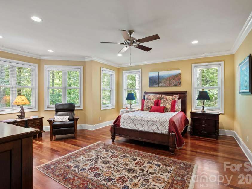 132 Pinnacle Peak Lane, Flat Rock, NC 28731.  MLS# CAR4398546, YatesRealty ID 34056. 