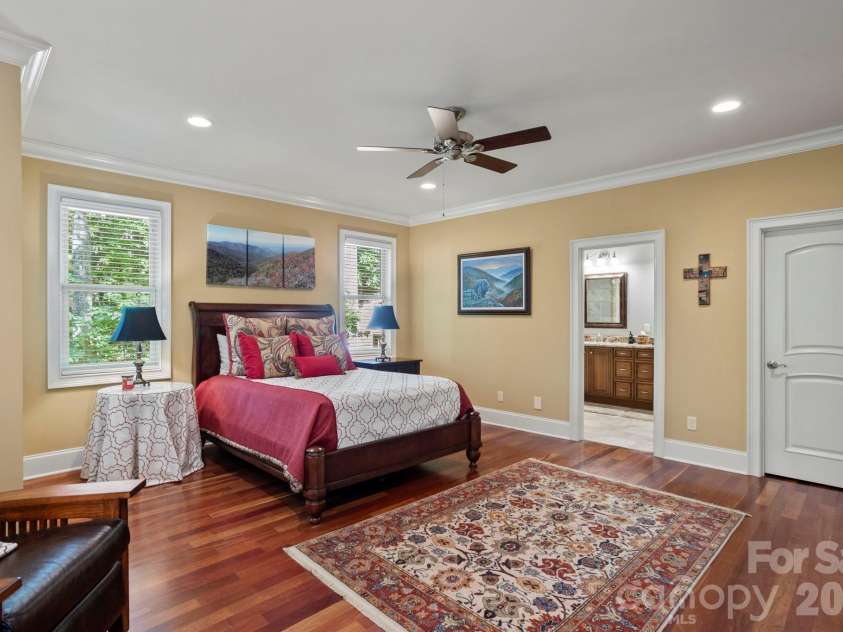 132 Pinnacle Peak Lane, Flat Rock, NC 28731.  MLS# CAR4398546, YatesRealty ID 34056. 